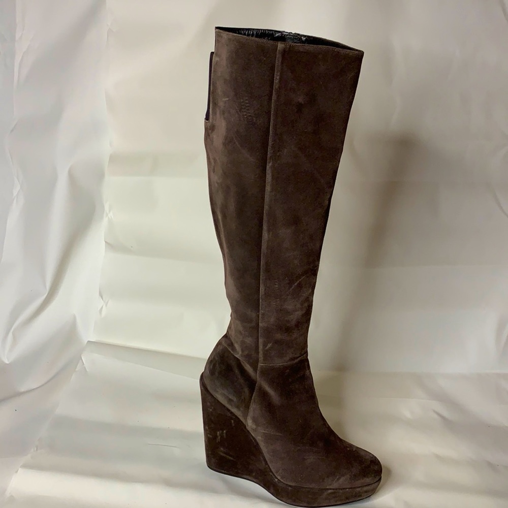 Stuart Weitzman tall brown suede boots. Platform wedge